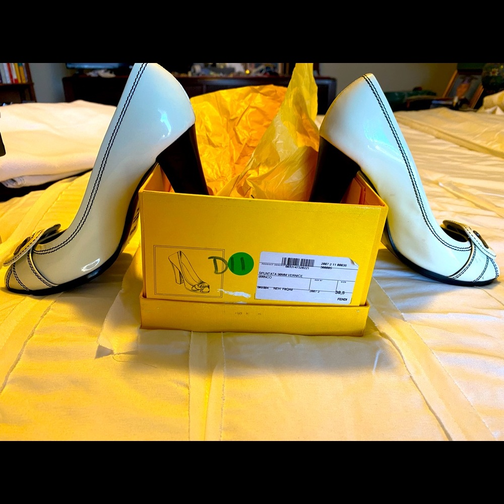 Fendi Peep Toe Pump Size 8.5